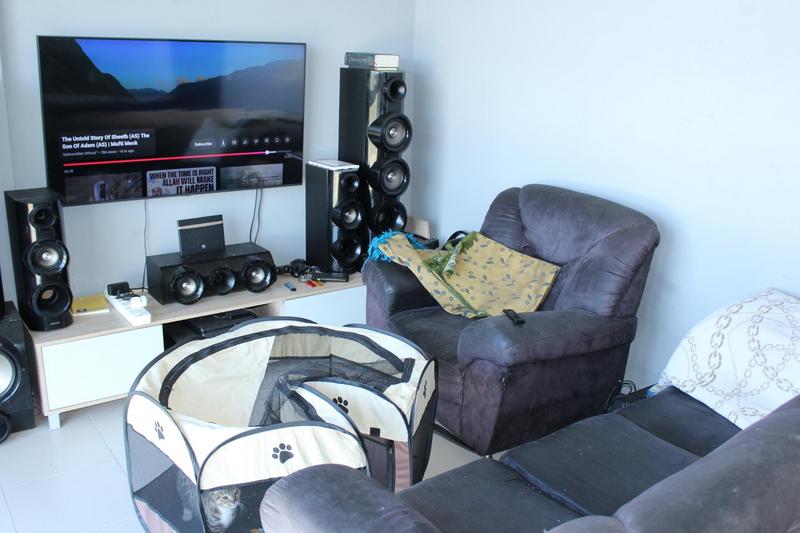 1 Bedroom Property for Sale in Goodwood Central Western Cape